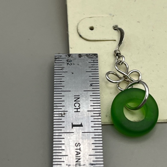 Elegant Green Sterling Silver Earrings - Picture 2 of 3